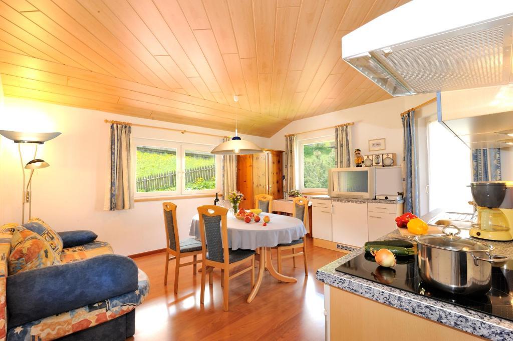 Haus Tannenburg Apartment Фунес Екстериор снимка